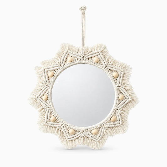 Cadre en bambou circulaire et fils macramé tressés créant texture et relief