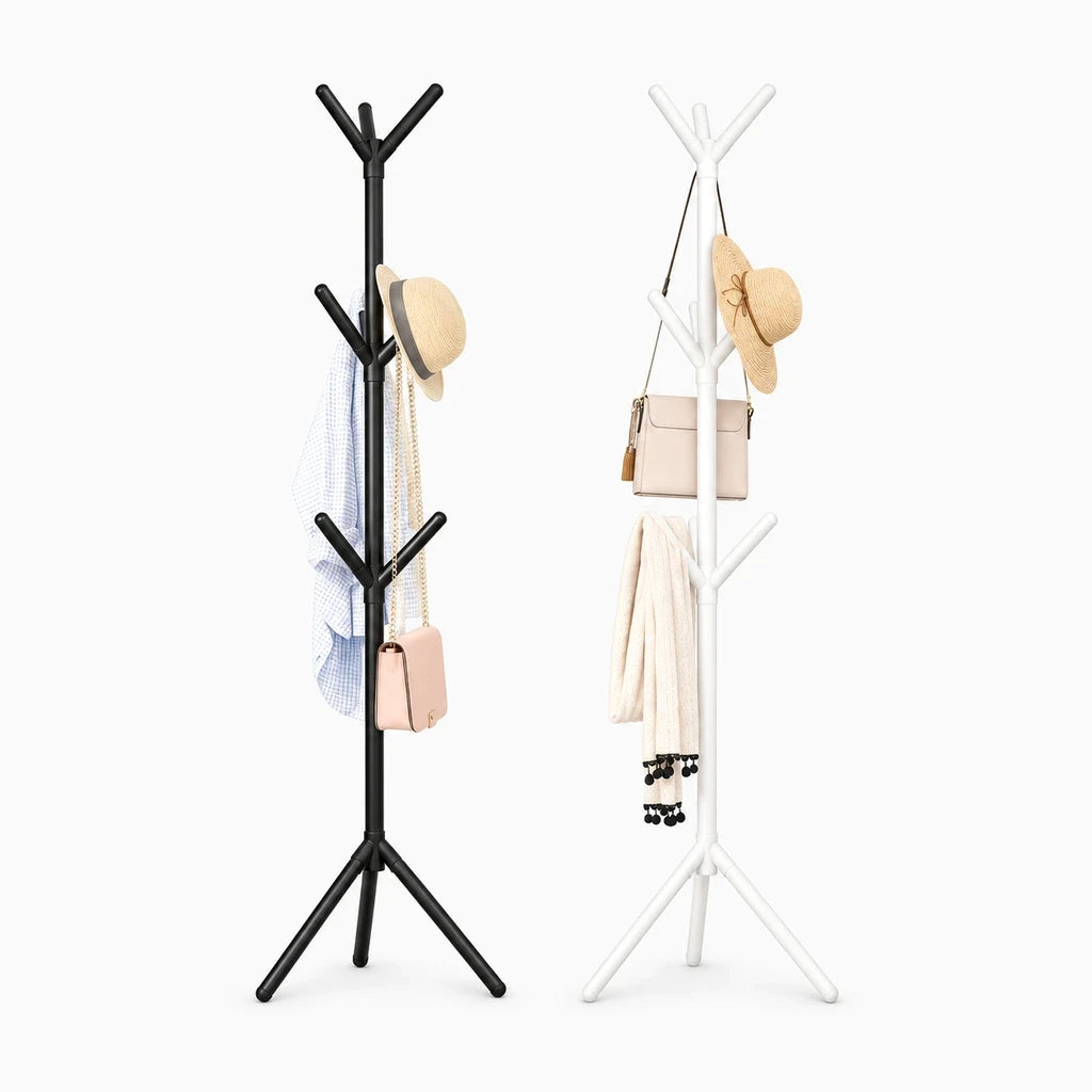 Arbre porte manteau blanc au design sculptural accueillant manteaux, chapeaux et accessoires