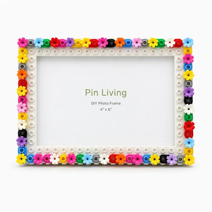 Cadre pour amoureux blanc et rose avec bordure florale délicate, format portrait