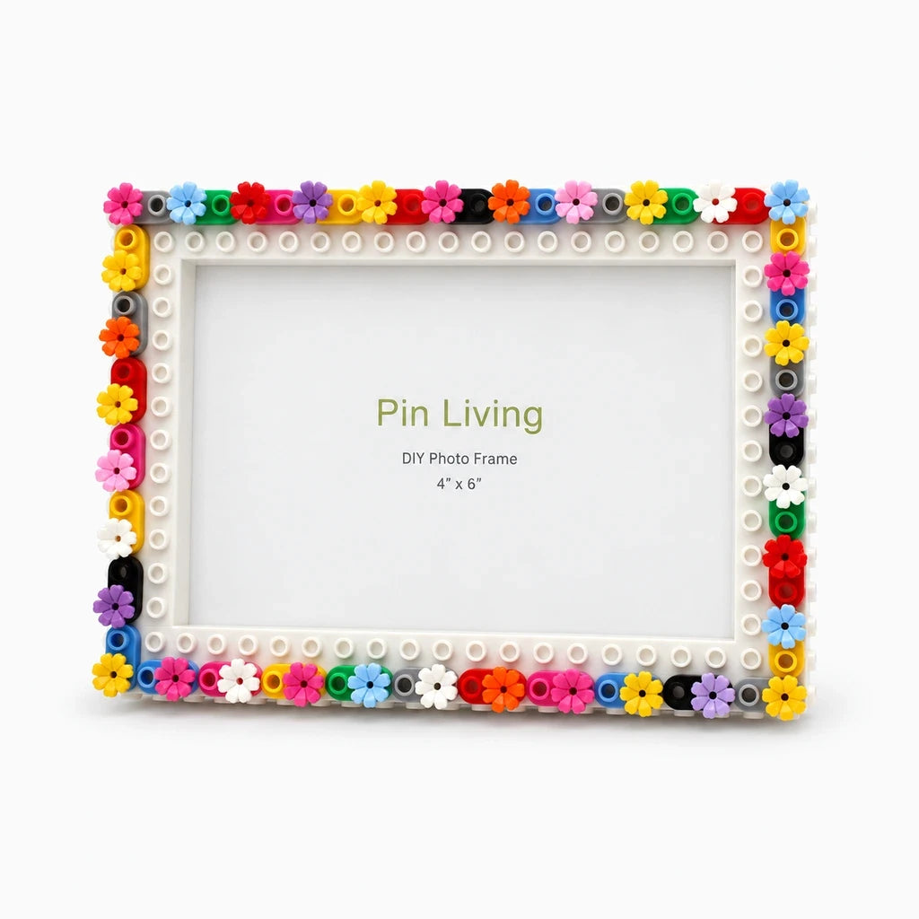 Cadre photo pour amoureux posé sur meuble, décoration intérieur romantique avec fleurs