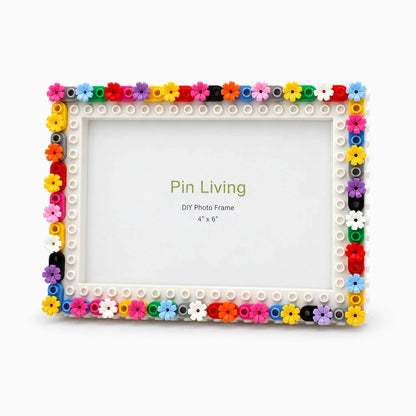 Cadre photo pour amoureux posé sur meuble, décoration intérieur romantique avec fleurs