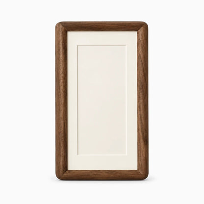 Cadre photo rectangulaire en bois massif avec bordures nettes et épurées