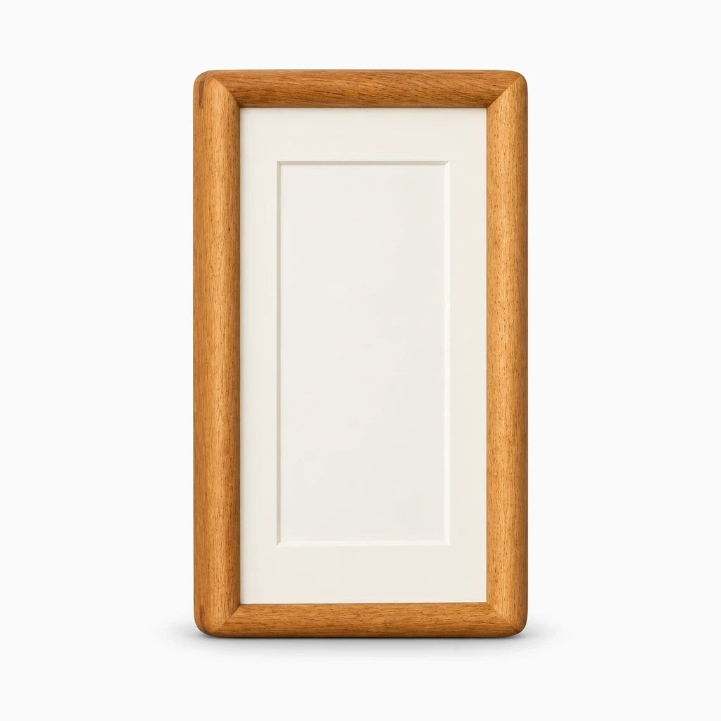 Cadre rectangulaire photo posé sur étagère, mettant en valeur une photographie
