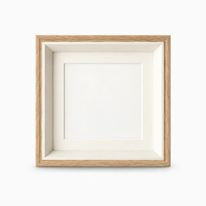 Cadre photo carré teinte bois naturel, fenêtre circulaire pour portrait, vue de face