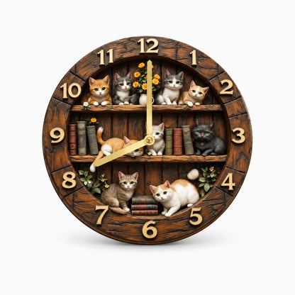 Deco horloge murale détail du mécanisme silencieux et des aiguilles sur fond chat