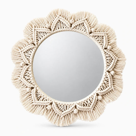 Miroir bambou rond avec macramé noué encadrant le verre réfléchissant