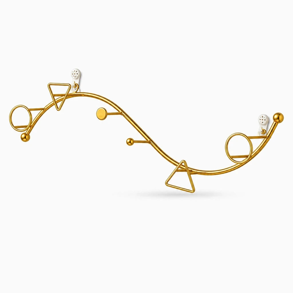 Porte manteaux ancien au design graphique contemporain en finition bois