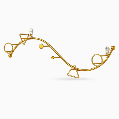 Porte manteaux ancien au design graphique contemporain en finition bois