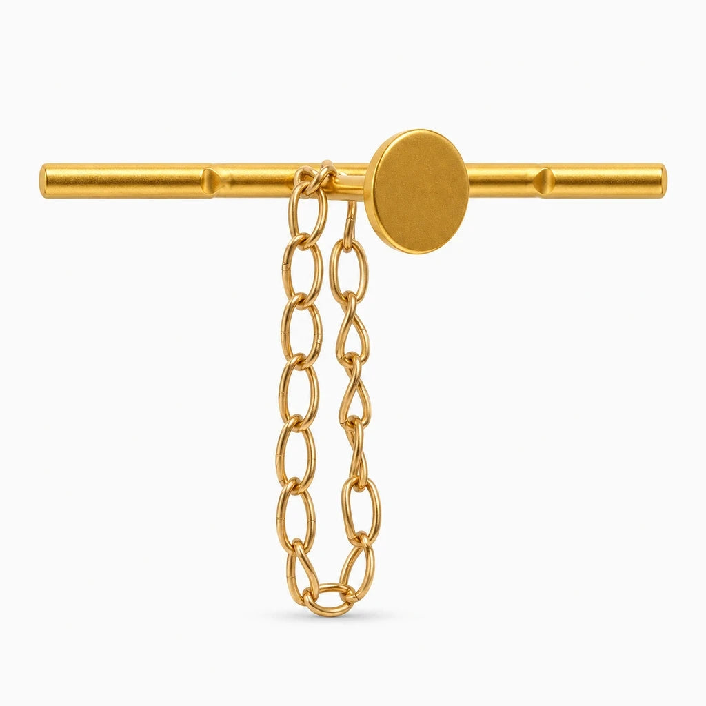 Crochets du porte manteau ancien accueillant manteaux, sacs et écharpes